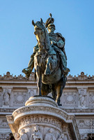 2019-09-13-01.08.30-Rome-Vitorrio-Statue-SM
